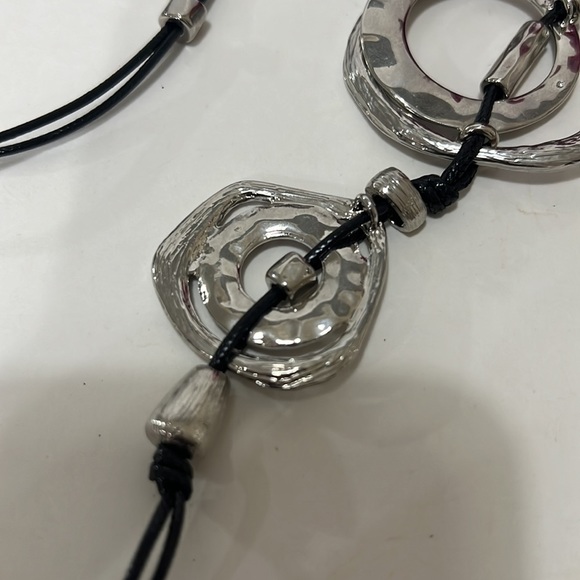 Chico’s Convertible MALIKA Silver & Black 17”  Necklace NEW - Picture 4 of 5